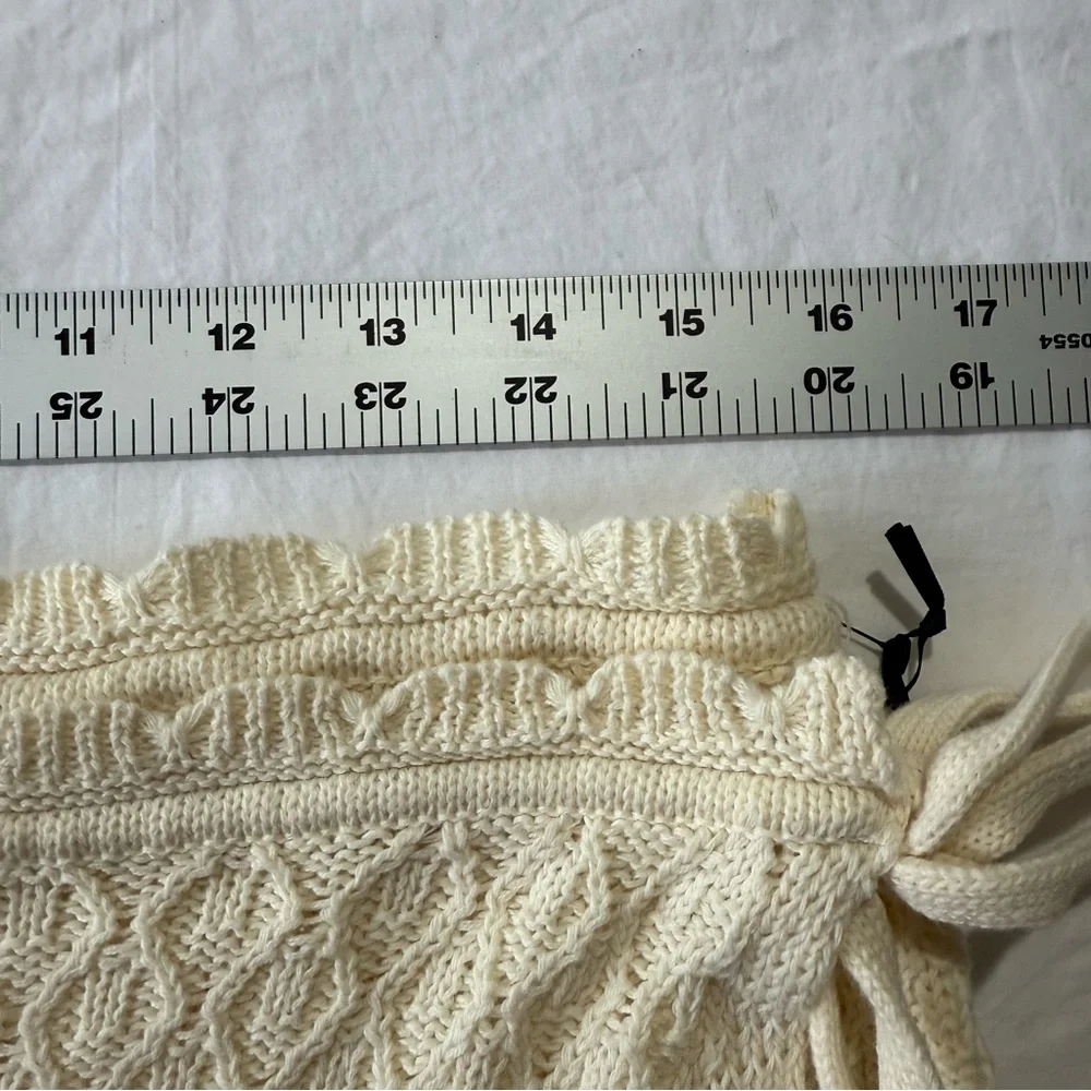 Cream Sleeveless Knit‎ Vest and Skirt Set